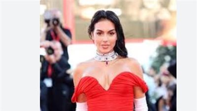 سحر الأسود المخملي: تفاصيل إطلالة جورجينا رودريغيز التي تصدرت التريند العالمي