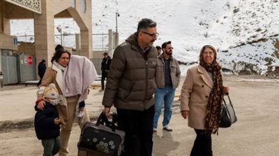 هروبًا من الغارات.. المدن الإيرانية تخلو من سكانها والحدود تئن تحت وطأة النزوح