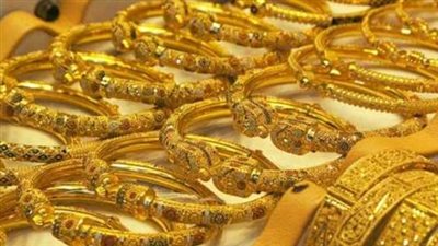 الأونصة العالمية تسجل أدنى مستوى: الدولار القوي يضغط على الذهب عالميًا ومحليًا