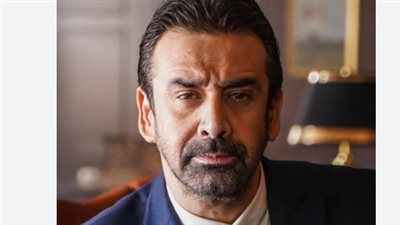 السيرة الذاتية الكاملة لـ كريم عبد العزيز.. ابن العائلة الفنية الذي تربع على عرش الإيرادات