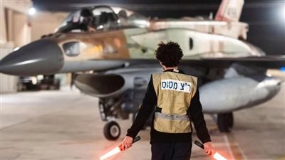 الجيش الإسرائيلي يستهدف طائرة مرتبطة برحلات علي خامنئي