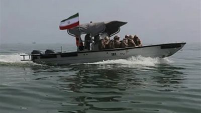 أنياب في مياه هرمز.. كيف تروض إيران أمواج الضغط الأمريكي؟