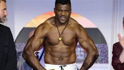 ملاكم عالمي يشتري عقارًا فاخرًا في دبي مقابل 92.5 مليون درهم