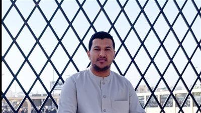 أشرف سيف يبرع في فنون الابتهال الديني تأثرًا بالنقشبندي ونصر الدين طوبار