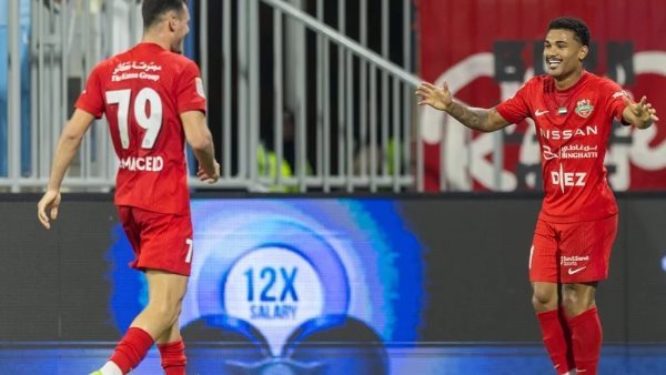 شباب الأهلي يقسو على دبا برباعية.. والجزيرة يتخطى خورفكان