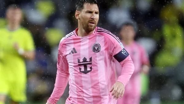 ميسي يشارك في فيديو موسيقي مع مغنية أرجنتينية