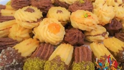 حلويات عيد الفطر 2026.. دليلك الشامل لتحضير البيتي فور والغريبة بالفستق الحلبي