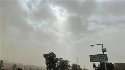 تدهور الرؤية الأفقية بسبب الرياح.. الأرصاد تنصح السائقين بتوخي الحذر في العيد