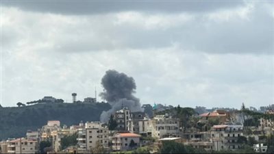 تصعيد خطير في لبنان.. غارات إسرائيلية مكثفة وإنذارات بإخلاء مناطق جنوب نهر الزهراني