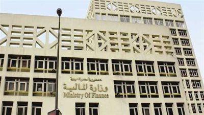 تفاصيل رواتب المعلمين والموظفين في أبريل 2026 وفقًا لقرارات وزارة المالية