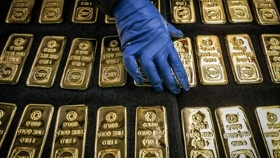 الذهب العالمي يلامس 4440 دولارًا وتأثيره على السوق المحلي المصري اليوم