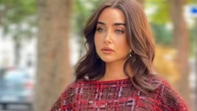 كيف تتعامل هنا الزاهد مع بشرتها الحساسة؟.. الغسول والمرطب هما الحل الوحيد