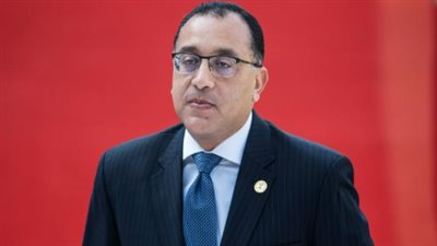 رئيس الوزراء يهنئ البابا تواضروس ويعلن استثناء المحال من مواعيد الغلق الرسمية