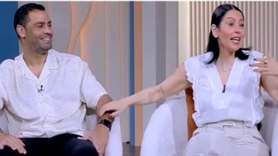 بملامح جامدة ورسائل غامضة.. كواليس إطلالة لقاء الخميسي مع زوجها بعد صدمة الـ 7 سنوات