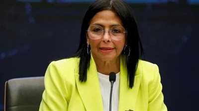 أمريكا ترفع العقوبات عن الرئيسة المؤقتة لفنزويلا