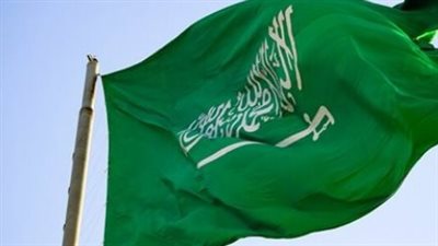 جموع المصلين يؤدون صلاة الجنازة على الأميرة الجوهرة بنت فيصل بجامع الإمام تركي