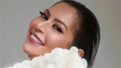 أزمة صور المعرض الفني: لقاء الخميسي تهدد ملاحقيها قضائيًا بعد التنمر على محمد عبد المنصف