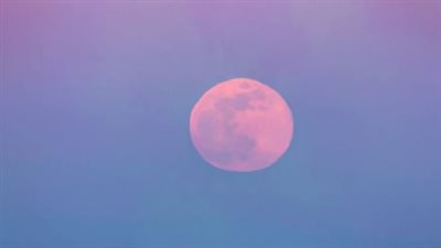 سحر الفلك في أبريل 2026: القمر الوردي يستمر في السطوع ويهيئ الأجواء لـ 