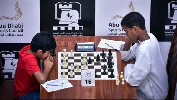 250 لاعبًا يتنافسون في بطولتي الإمارات والهواة بنادي أبوظبي للشطرنج