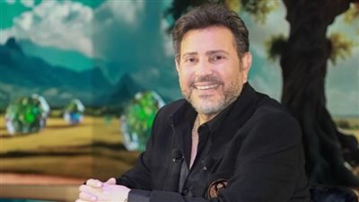 تضارب الأنباء حول صحة أمير الغناء العربي.. هل غادر هاني شاكر مستشفى فوش؟