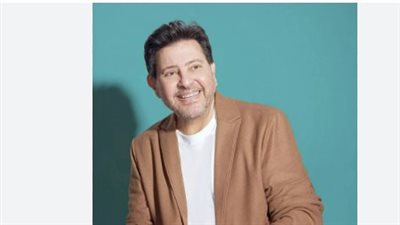 بين التفاؤل والقلق.. غموض يحيط بوضع هاني شاكر الصحي وأجهزة التنفس الصناعي