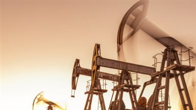 استقرار حذر عند 108 دولارات.. كواليس تذبذب أسعار النفط بين ضغط الطلب ومخاوف الإمدادات