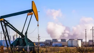 بين التضخم والحروب.. مؤشر النفط العالمي يسابق الزمن لتجنب كارثة اقتصادية شاملة