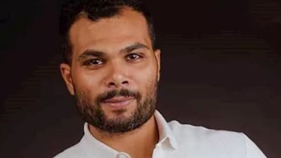 سر نصيحة الفنان الراحل عبد الله محمود لابنه بشأن ارتباطه المبكر بزوجته الحالية