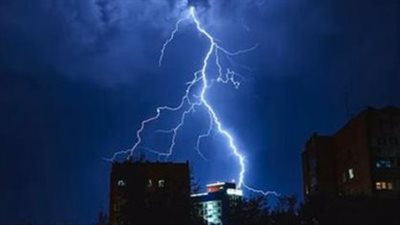 الأرصاد الجوية تحذر من ضربات البرق وتكشف موعد ارتفاع درجات الحرارة