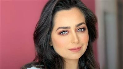 النقد المسرحي والموهبة الغنائية: أسرار التكوين الأكاديمي للفنانة هبة مجدي