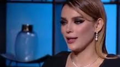 ملكة جمال مصر السابقة تواجه نظرات المجتمع بشجاعة: 