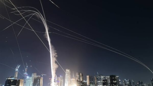 هل سقط اتفاق ترامب؟ رشقات صاروخية “احتفالية” من طهران وصنعاء تستهدف العمق الإسرائيلي هل سقط اتفاق ترامب؟ رشقات صاروخية “احتفالية” من طهران وصنعاء تستهدف العمق الإسرائيلي