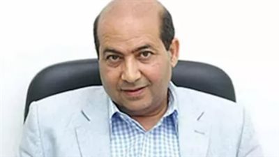 طارق الشناوي يحسم الجدل: ياسمين عبد العزيز نجمة الشباك الأولى ولا تقارن بغيرها