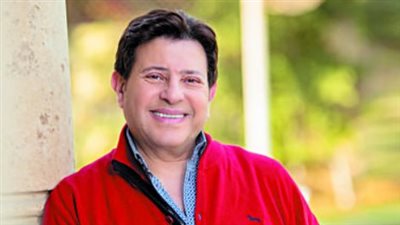 بعيدًا عن الأضواء.. لمسة وفاء من دنيا سمير غانم تجاه الفنان القدير هاني شاكر