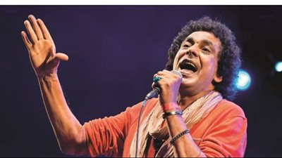 الكينج يجدد دماء الغناء المصري.. تفاصيل تسجيل الأغنيات الثلاث الأخيرة في ألبوم منير