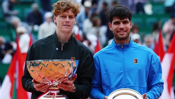 سينر يقتنص صدارة التصنيف العالمي للتنس من ألكاراز