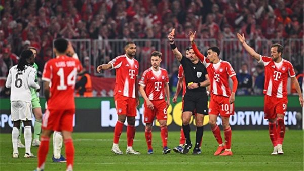 خبيران يوضحان مدى صحة طرد كامافينجا أمام بايرن ميونخ خبيران يوضحان مدى صحة طرد كامافينجا أمام بايرن ميونخ