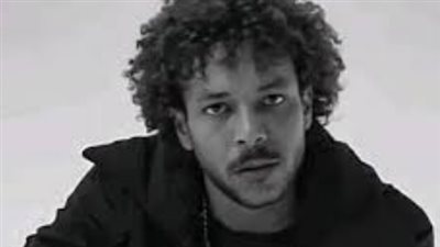 منى زكي تشيد بإبداع ويجز في 