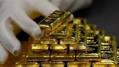 الذهب الملاذ الآمن.. كيف أثر تراجع النفط والدولار على أسعار المعدن الأصفر في مصر؟