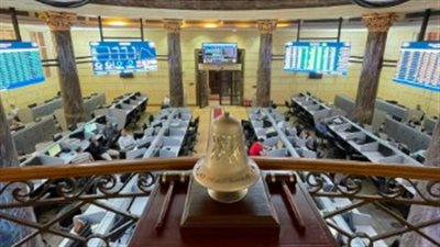 مؤشر إيجي إكس 30 يخترق مستوى 52 ألف نقطة بدعم من قطاع العقارات