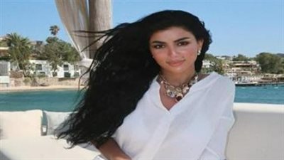بإطلالة لامعة وخصلات منسدلة.. كارولين عزمي تحتفل بعامها الجديد بجمال استثنائي