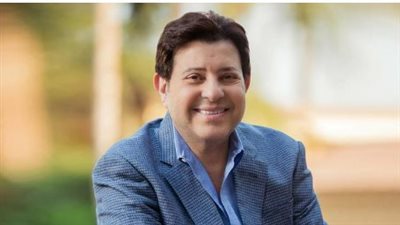 بعد انتشار الشائعات: مصطفى كامل يهاجم المتاجرين باسم هاني شاكر ويطالب بالدعاء له
