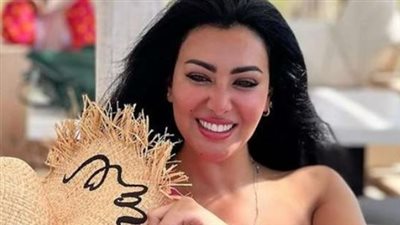شاهد أحدث ظهور للفنانة ميريهان حسين في أمريكا: جمال وأناقة بصبغة كلاسيكية ناعمة