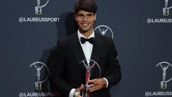 ألكاراز وسابالينكا وسان جيرمان يحصدون جوائز لوريوس