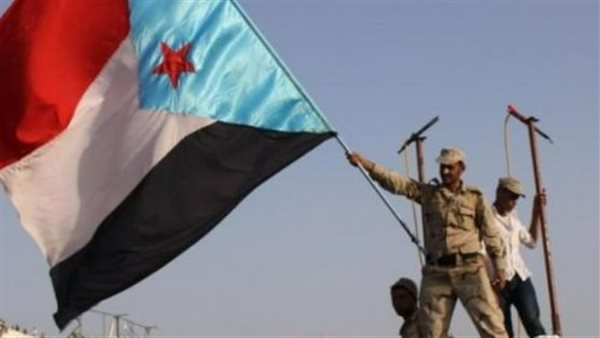 دولة الجنوب واقع مؤسسي.. كيف أرسى الانتقالي قواعد الإدارة الذاتية رغم “حرب الخدمات”؟