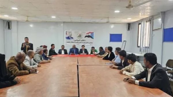 وحدة الصف الجنوبي.. دلالات دمج المكونات السياسية خلف القيادة الموحدة للزُبيدي