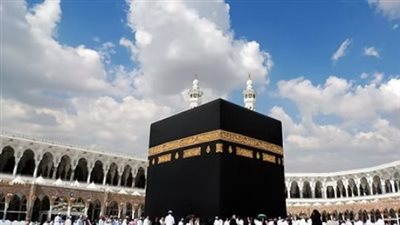 من النية إلى المناسك: وصايا كبار العلماء للتيسير على الحجاج وتجنب المحظورات