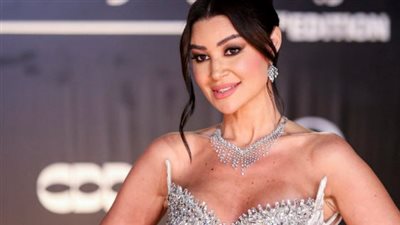 أروى جودة تخطف الأنظار برفقة زوجها على السجادة الحمراء لمهرجان أسوان 2026