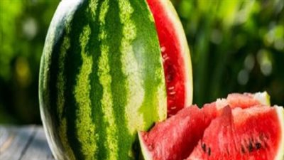 قبل أم بعد الوجبات؟ إليك الوقت المثالي لتناول البطيخ إذا كنت ترغب في النحافة