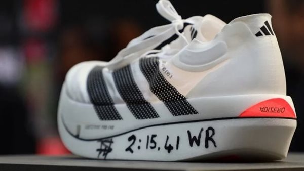 صدمة لـ “نايكي”.. حذاء أديداس الماراثوني ينفد من الأسواق في 30 ثانية فقط
